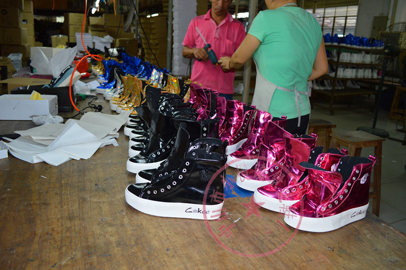 習水鞋業(yè)車間 穩(wěn)就業(yè)促發(fā)展，打造產(chǎn)業(yè)發(fā)展新引擎